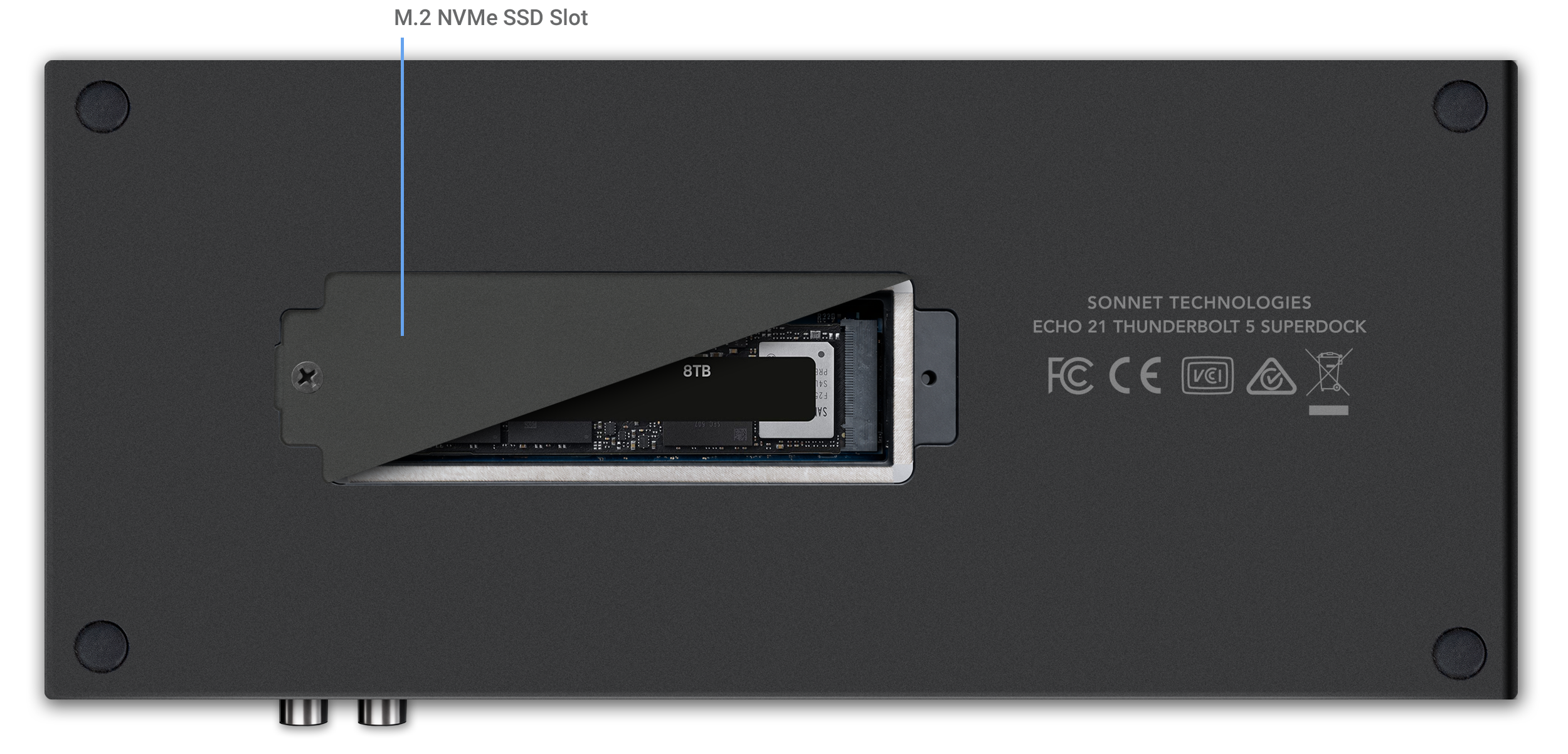 Bottom view of Echo 21 Thunderbolt 5 SuperDock SD socket location.