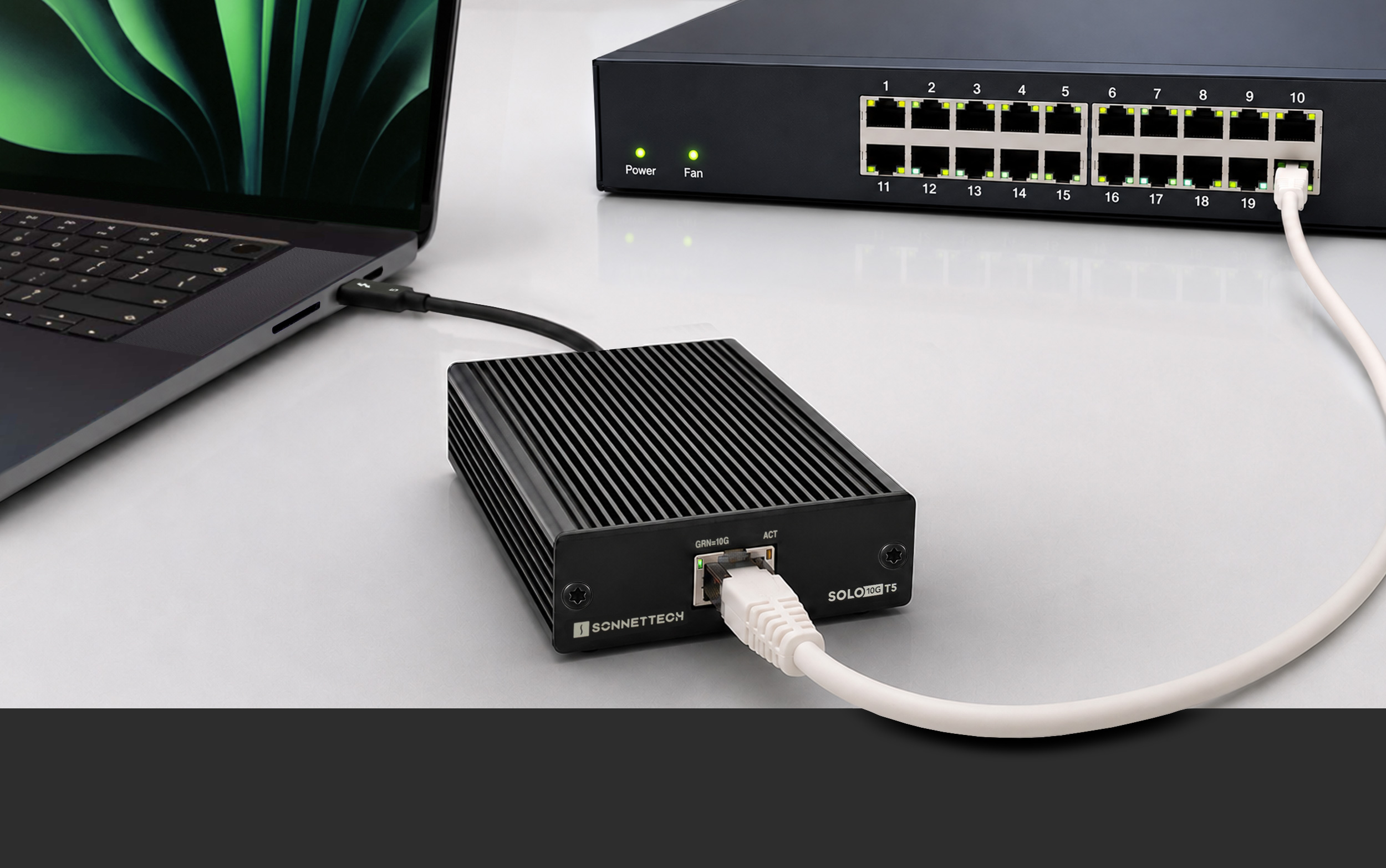 Thunderbolt 5 cable with ThunderLok.